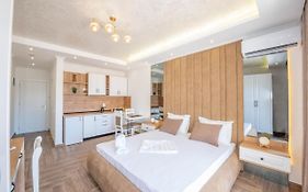 Twins Apartments